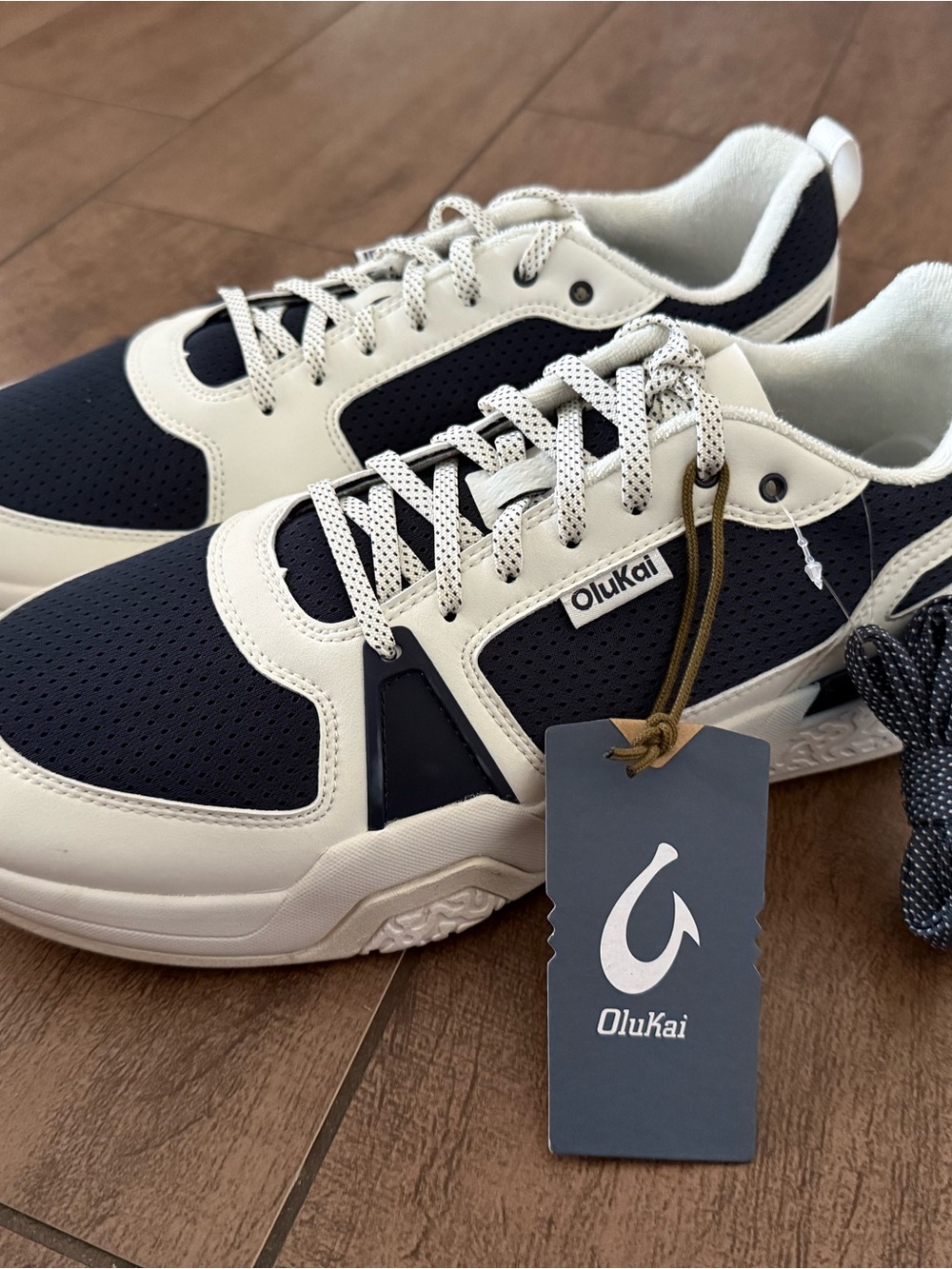 OluKai Anau Pickleball Shoes Mood Indigo Bright White 10545-ZNWB Men’s Sz 12